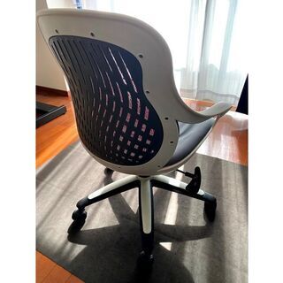 パソコン用椅子（使えますが、やや難あり）の画像