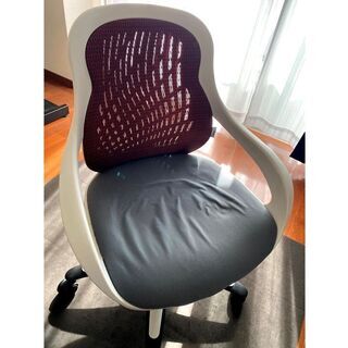 パソコン用椅子（使えますが、やや難あり）