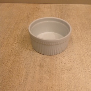 耐熱グラタン皿 全長約12cm 高さ約5.7cm1個300円(1...