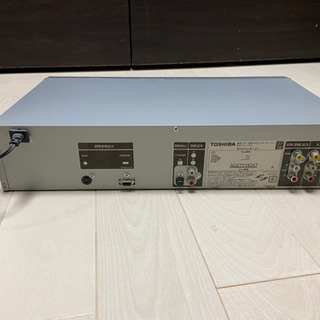 TOSHIBA VHSビデオデッキ一体型DVDプレーヤー SD-V700 の画像