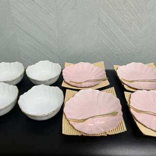 ティーカップ　ケーキ皿　カトラリー　４客の画像
