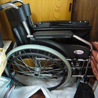 只今取引中止中！中古・車いす・黒色。