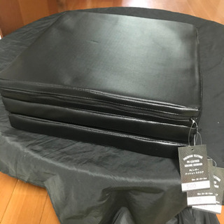 500円DAISOクッション　3つ
