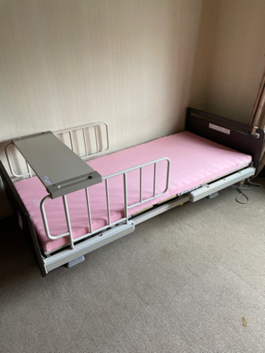 パラマウント　電動介護用ベッド