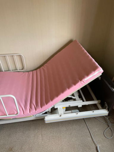 パラマウント　電動介護用ベッド