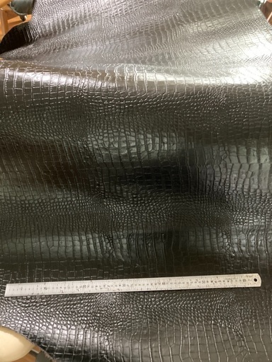 レザー半裁型押し