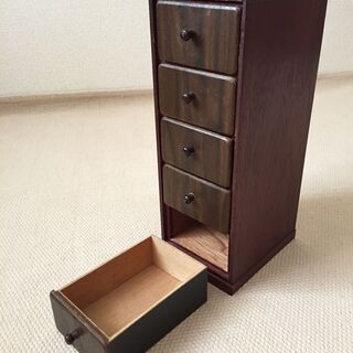 アンティーク調ミニチェストの画像