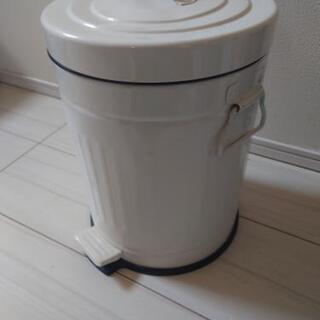 ☆激安・再値下げ！☆　ニトリ　ゴミ箱　ペダルペール　スチール　ア...