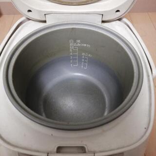 炊飯器の画像