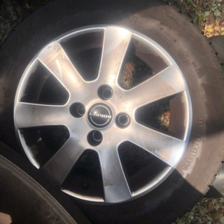 ピレリ　冬タイヤとホイールの画像