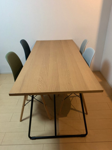 ダイニングテーブル　ダイニングチェア