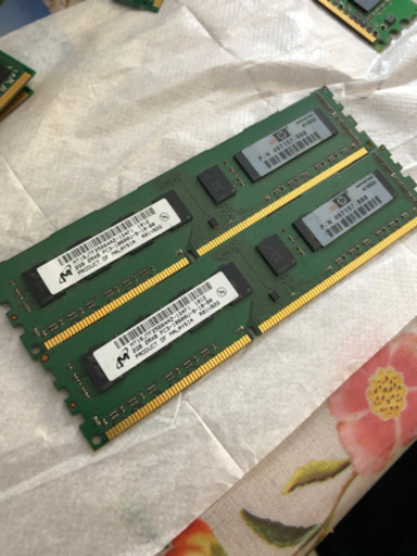 メモリ 2GB 2Rx8 PC3-10600U-9-10-B0 2GB×2枚