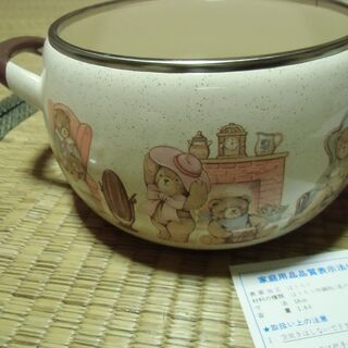 【取引成立】ほうろう鍋（寸法１８㎝）くま テディベア柄 （未使用）お譲りします。＊石川県＊美川より＊期間限定の画像