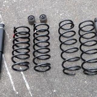 【送料無料】【新車外し】スズキ JB23W ジムニー 純正 サスペンション スプリング ショックアブソーバーASSY 品番 41700-81A01 ジムニー TA-JB23W H13年 3型 純正サスペンション スプリング