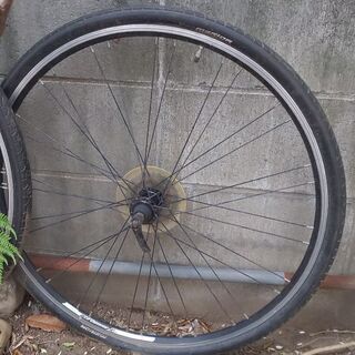 ロードバイク用のタイヤあげます。