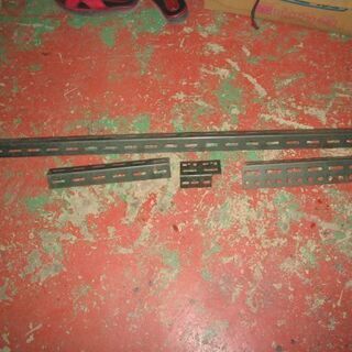 棚用ホワイトアングル　長さ１８０cm　6ｃｍｘ4ｃｍｘ2ｍｍ　無使用　３本　とおまけの画像