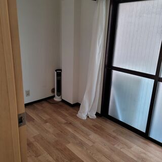 1日333円！駅まで1分！完全個室✿全部屋窓あり✿ − 東京都