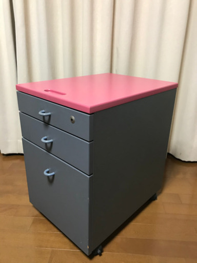 ★袖机★鍵付★キャスター付★引出し3段