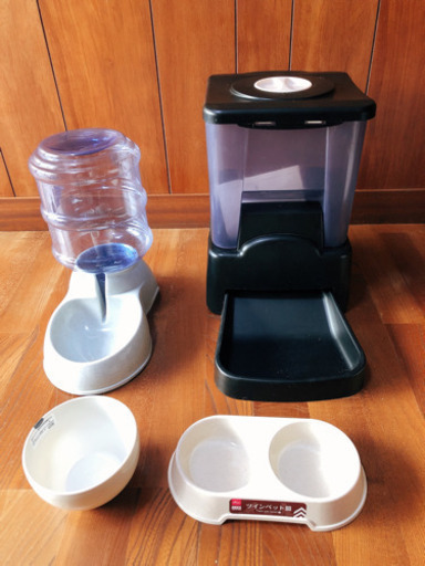 「決まりました」ペット自動餌やり器、給水器、ツインペット皿 セット
