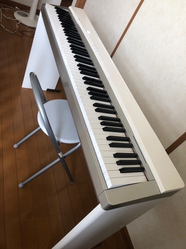 鍵盤楽器、ピアノ CASIO PX-130WE