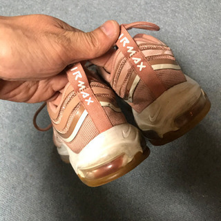 レディースのNIKEエアマックス　24.5センチの画像