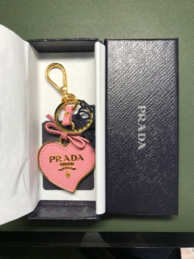 プラダ PRADA キーリング　トリック　ピンク