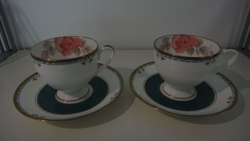 NARUMIティーカップ＆コーヒーカップ＆ソーサー　16パン皿