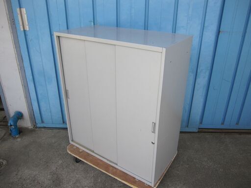 3枚扉　引違い書庫　イトーキ製シンライン　HTM-109RS-TE