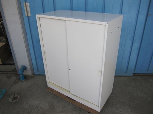 SALE!!!   引違い書庫　ホワイト　井上金庫製　IC-0910S　鍵無し