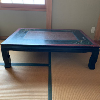 昭和レトロなテーブルの画像