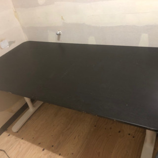★放出★！　IKEA BEKANT ベカント　脚にて高さ調整可能
