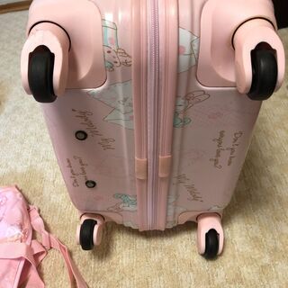 値下げ　キャリーケース　旅行バック　サンリオの画像