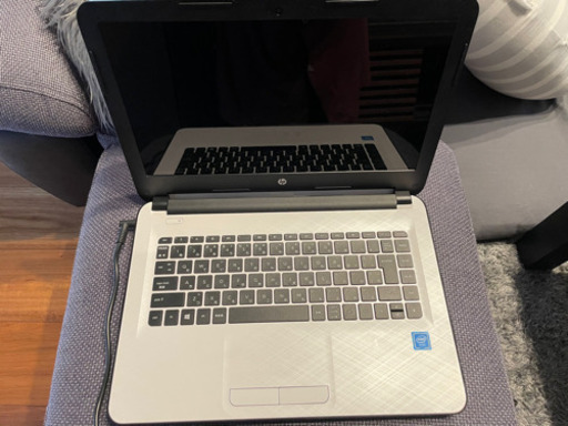 美品　hpノートパソコン　ホワイト　Windows10