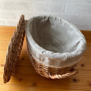 バスケット　フタ付き　大きめの画像