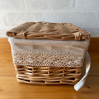 フタ付き　小さめバスケット　新品の画像