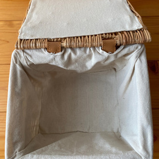 フタ付き　小さめバスケット　新品の画像