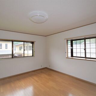 6/11☆３００万円DOWN☆■園部町小山東町平成台2号 ■駅徒歩８分 ■庭付き５ＳＬＤＫ ■室内設備充実 − 京都府
