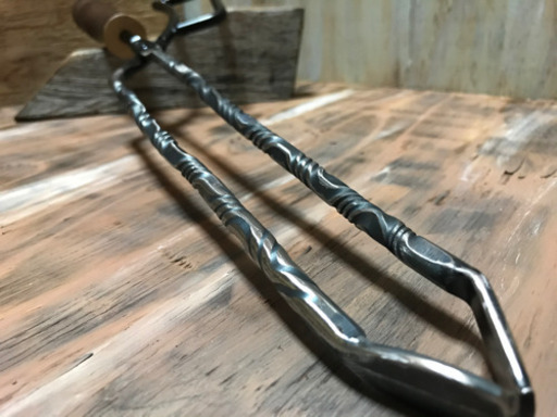 薪バサミ　キャンプ用