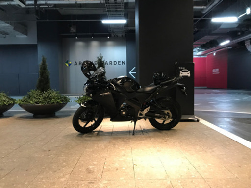 希少車 CBR125R ほぼ新車　低走行2970キロ 自賠責5年付