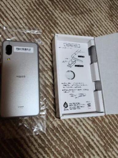 au  AQUOS　スマートフォン