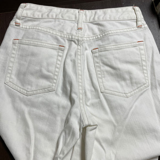 値下げしました。ホワイトジーンズ　の画像