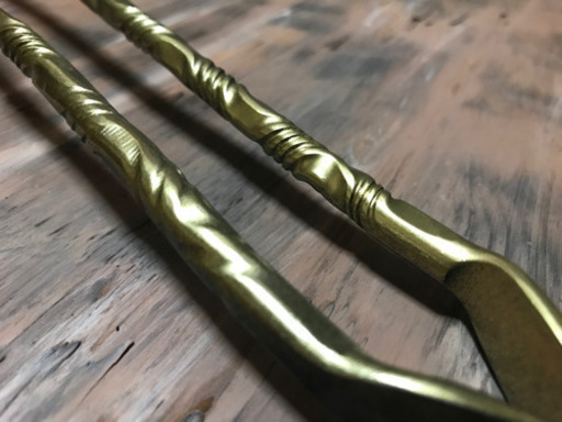 薪バサミ　ゴールド仕様　キャンプ用