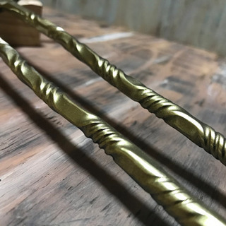 薪バサミ　ゴールド仕様　キャンプ用の画像