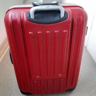 スーツケース　赤の画像