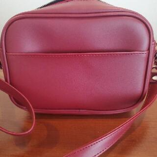 ショルダーバック　赤の画像