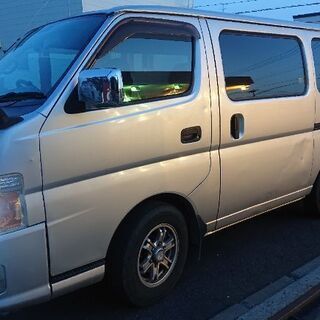 平成23年式 キャラバン ディーゼル 6人乗り 4WD 車検令和三年11月！の画像