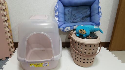 猫キャリーバック　トイレ　ベット　おもちゃ　他