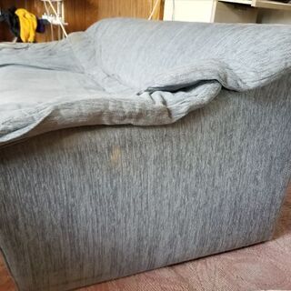 売却済み、中古品２人掛けソファー汚れあり