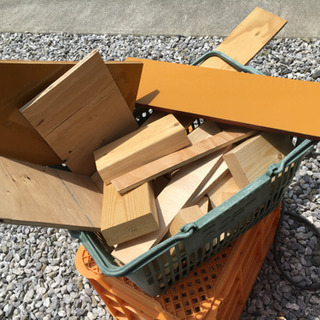 2×4木材　端材　買い物カゴ1カゴ分