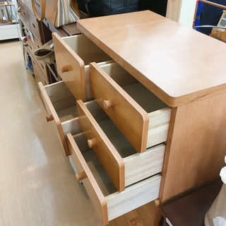 チェスト☆ライトブラウン☆レトロ感☆幅73.5×奥行39×高さ132cm☆中古品の画像